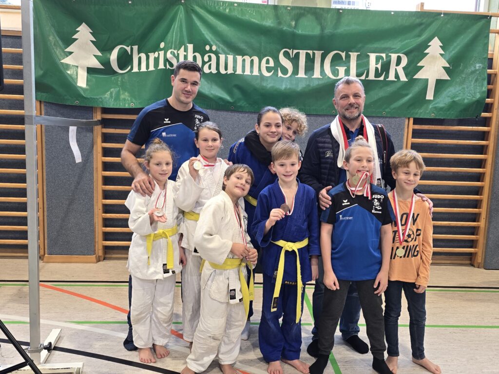 8 Goldene, 5 Silberne und 6 Bronzene für Kirchham beim Anfängerturnier für U10-U14 in Schörfling